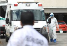 Cada paciente intubado cuesta 64 mil pesos diarios al gobierno El gobierno invierte 41 mil 412 pesos con 31 centavos para atender a cada paciente que se reporta grave y es hospitalizado. Foto: Es Imagen