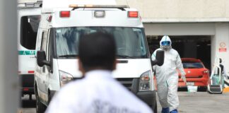 Cada paciente intubado cuesta 64 mil pesos diarios al gobierno El gobierno invierte 41 mil 412 pesos con 31 centavos para atender a cada paciente que se reporta grave y es hospitalizado. Foto: Es Imagen
