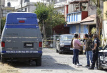 Hallan cadáver atado de pies y manos en casa de Loma Linda Autoridades trasladaron el cadáver al anfiteatro para practicarle la necropsia de ley y determinar la causa de muerte. Foto: Especial