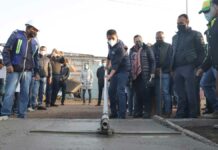 Pavimentan calle en Santa Catarina Coatepec tras 20 años calle