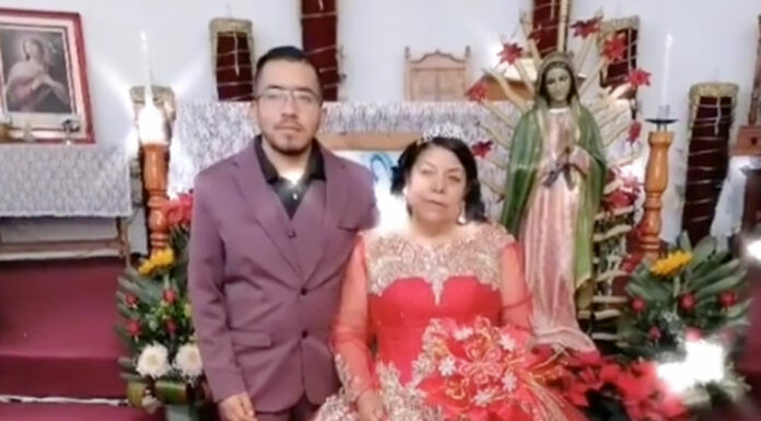 ¡Deseo cumplido! Nietos organizan fiesta de XV años a su abuelita La señora tuvo su vals tradicional y hasta el cambio de zapatilla, tal como era su deseo de la adolescencia.