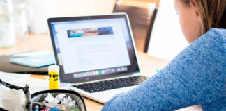 Polonia aprueba polémica Ley de contenidos educativos Polonia ley educación