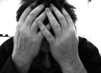 Pandemia desata depresión y pensamientos suicidas en médicos, revela estudio