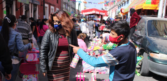 Los ayudantes de los reyes magos están destinando entre mil y mil 500 pesos para comprar juguetes este 6 de enero. Foto: Es imagen