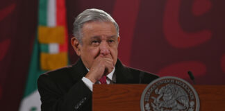 Con mariachi, desean pronta recuperación a AMLO El grupo de simpatizantes de AMLO y el mariachi también entonaron las mañanitas a la académica a Beatriz Gutiérrez Müller,