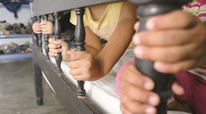 Rusia analiza encarcelar de por vida a pedófilos en Siberia.