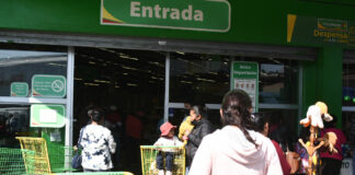 ¡Oficial! Tlaxcala ya pide certificado de vacunación En Tlaxcala es oficial: ya piden el certificado de vacunación para entrar a plazas, centros comerciales, supermercados. Foto: