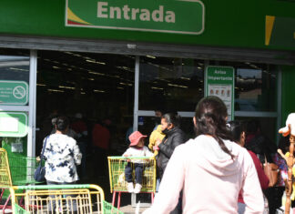 ¡Oficial! Tlaxcala ya pide certificado de vacunación En Tlaxcala es oficial: ya piden el certificado de vacunación para entrar a plazas, centros comerciales, supermercados. Foto: