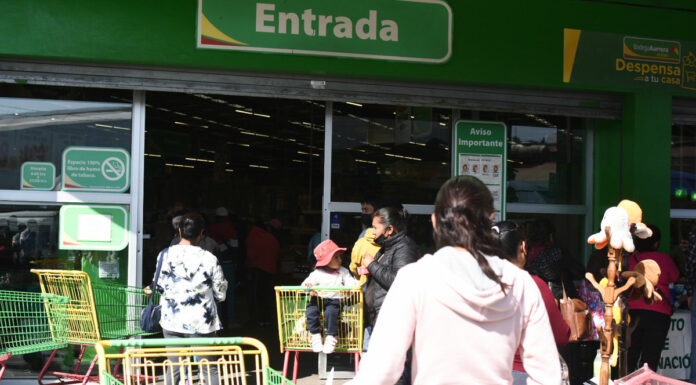 ¡Oficial! Tlaxcala ya pide certificado de vacunación En Tlaxcala es oficial: ya piden el certificado de vacunación para entrar a plazas, centros comerciales, supermercados. Foto: