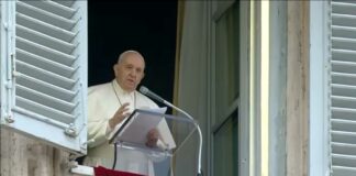 Roban regalos del papa Francisco en el AICM papa