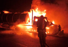 Pipa de gas se incendia en carretera de Nuevo León pipa de gas