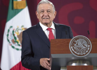 Revocación, instrumento legal, democrático y pacífico: AMLO “Si dejamos establecida la revocación de mandato es para afianzar la democracia", dijo.