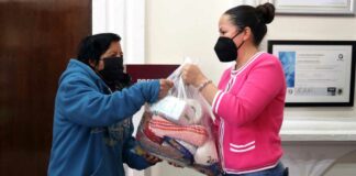 Entrega SEDIF despensas a ex cerillitos de supermercados sedif