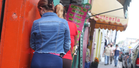 Las sexoservidoras deberán dejar de ocupar las calles principales del Centro Histórico para ofrecer sus servicios.