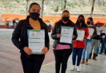 Bienestar entrega apoyo a madres trabajadoras de la Sierra Norte