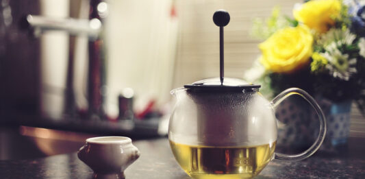 Si ya estás cansado de acompañarla con café o chocolate caliente, aquí te brindamos una opción más: los tés. Foto: Pxhere