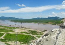 Mega planta eléctrica de África entra en operación