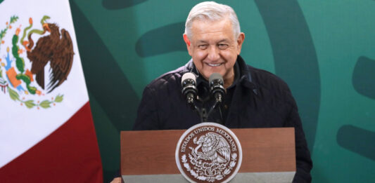 AMLO destacó que la consulta es el método pacifico para que se expresen aquellos que están en desacuerdo con su gobierno.