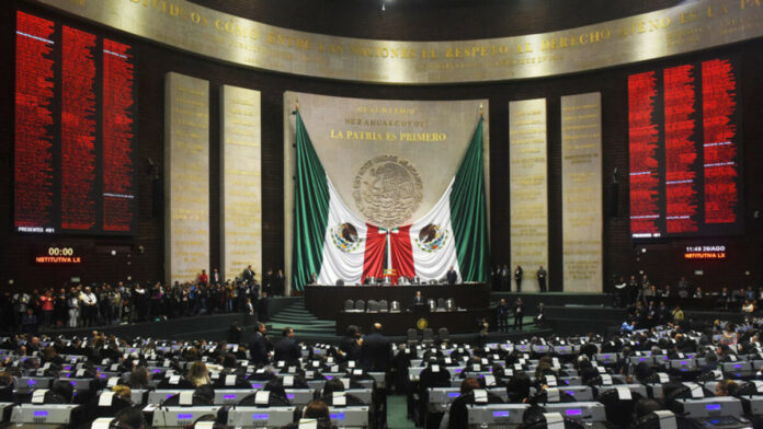 Con Covid-19, 50 diputados federales