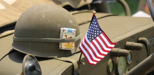 EU expulsará a soldados que no se vacunen vs Covid-19