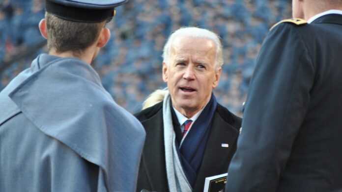 Hay alto riesgo de que Rusia invada Ucrania, dice Biden