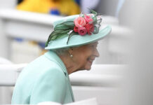 Isabel II inicia celebración por sus 70 años en el trono La Reina Isabel II inició este sábado las actividades por su aniversario de platino en el trono, una marca inédita de 70 años en el poder.