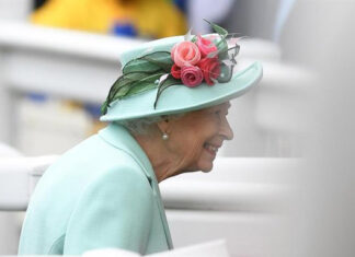 Isabel II inicia celebración por sus 70 años en el trono La Reina Isabel II inició este sábado las actividades por su aniversario de platino en el trono, una marca inédita de 70 años en el poder.