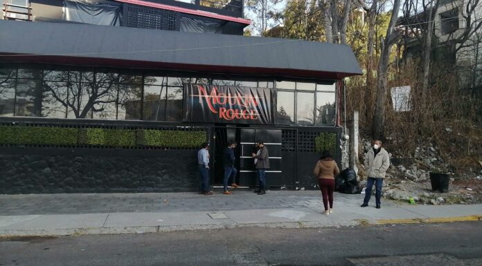Clausuran el Mouline Rouge por operar fuera de horario Los propietarios del Mouline Rouge deberán pagar una multa por incumplir la norma para negocios de este tipo.