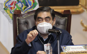 PIB en Puebla va en crecimiento, afirma Barbosa La economía mexicana entró técnicamente en recesión al registrar una caída del 0.1% del PIB en el 4o trimestre del 2021. Foto: Twitter