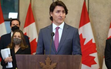 Trudeau usará poderes de emergencia ante protestas antivacunas Justin Trudeau, primer ministro canadiense, descartó que la medida incluya el despliegue de efectivos de las Fuerzas Armadas.