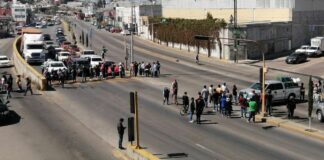 Manifestantes bloquean carretera federal a Atlixco