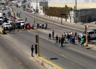 Manifestantes bloquean carretera federal a Atlixco