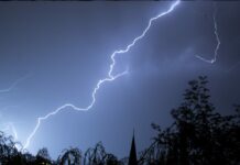 Rayo recorre 3 estados de EU y rompe récord como el más largo