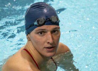 Nadadoras piden veto para competidora transgénero