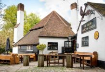 Tras 1229 años, COVID cierra el pub más antiguo de Inglaterra