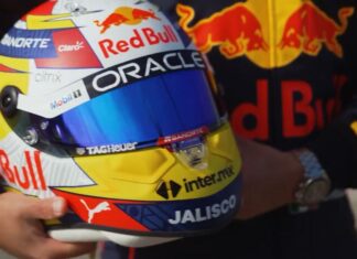 Checo Pérez presenta su nuevo casco para la temporada 2022