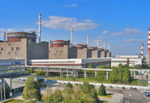 Militares rusos se acercan a planta nuclear de Zaporizhzhia Zaporizhzhia está situada en la Ucrania central, en Enerhodar, justo en las orillas del embalse de Kajovka.