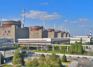 Militares rusos se acercan a planta nuclear de Zaporizhzhia Zaporizhzhia está situada en la Ucrania central, en Enerhodar, justo en las orillas del embalse de Kajovka.