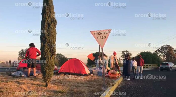 Alumnos acampan y piden devolver UDLAP a familia Jenkins alumnos