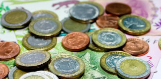 Argentina deprecia moneda para refinanciar deuda con el FMI Argentina