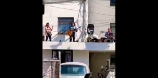 Poblanos recrean concierto de The Beatles y se hacen virales Beatles