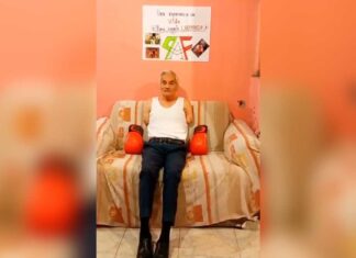 Hombre sin brazos pide ayuda a Canelo para comprar prótesis Un hombre sin brazos pidió ayuda a Saúl el Canelo Álvarez para que le firme unos guantes y con lo recaudado pueda comprarse una prótesis.