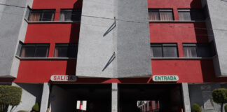 Piden certeza jurídica para hoteles antes de involucrar sexoservicio La Asociación de Moteles y Hoteles pidió revisar la certeza jurídica antes de solicitar que se conviertan en casas de citas.