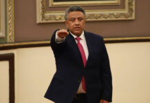 Diputados preparan camino para destituir a auditor de Puebla Diputados afinan los detalles para concretar la salida de Francisco Romero de la ASE, en medio de diversos escándalos.