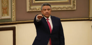 Diputados preparan camino para destituir a auditor de Puebla Diputados afinan los detalles para concretar la salida de Francisco Romero de la ASE, en medio de diversos escándalos.