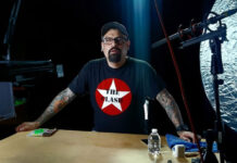 Dr. Shenka sorprende a fans de Panteón Rococó en Oaxaca Junto a la marimba, el Dr. Shenka cantó "Arréglame el Alma", una de las canciones más sonadas de Panteón Rococó.