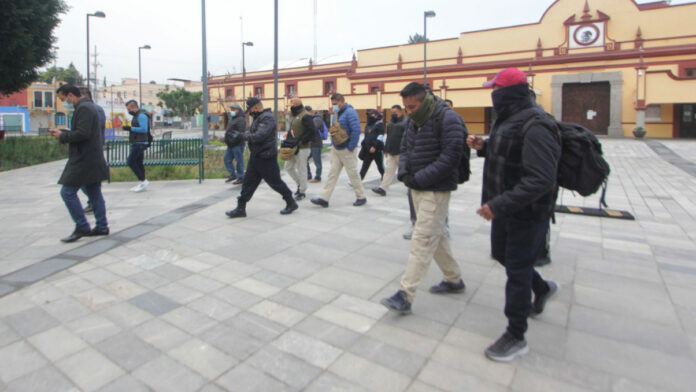 guardias “Lo que nos tiene preocupados es por qué nos dieron de baja del ayuntamiento y no se notificó nada", dijo uno de los guardias. Foto: Es Imagen