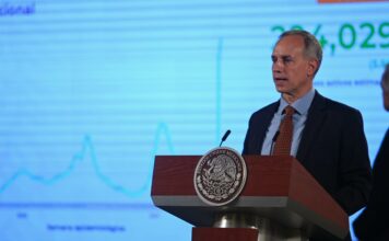 Hoy ratificarán en FGR denuncia contra Gatell por negligencia Los denunciantes, Nayeli y Felipe asistirán hoy a la Fiscalía General de la República (FGR) en donde aportarán las pruebas. Foto: Es Imagen