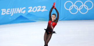 ¡Increíble! La nueva promesa del patinaje artístico Con tan solo 15 años de edad, esta increíble patinadora hizo historia al ejecutar el salto cuádruple durante su programa libre.
