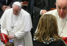 Mamá de CR7 regala al papa Francisco camiseta del Portugal El Papa Francisco la bendijo y agradeció el gesto a la mamá del jugador, antes de proseguir saludando a los asistentes.